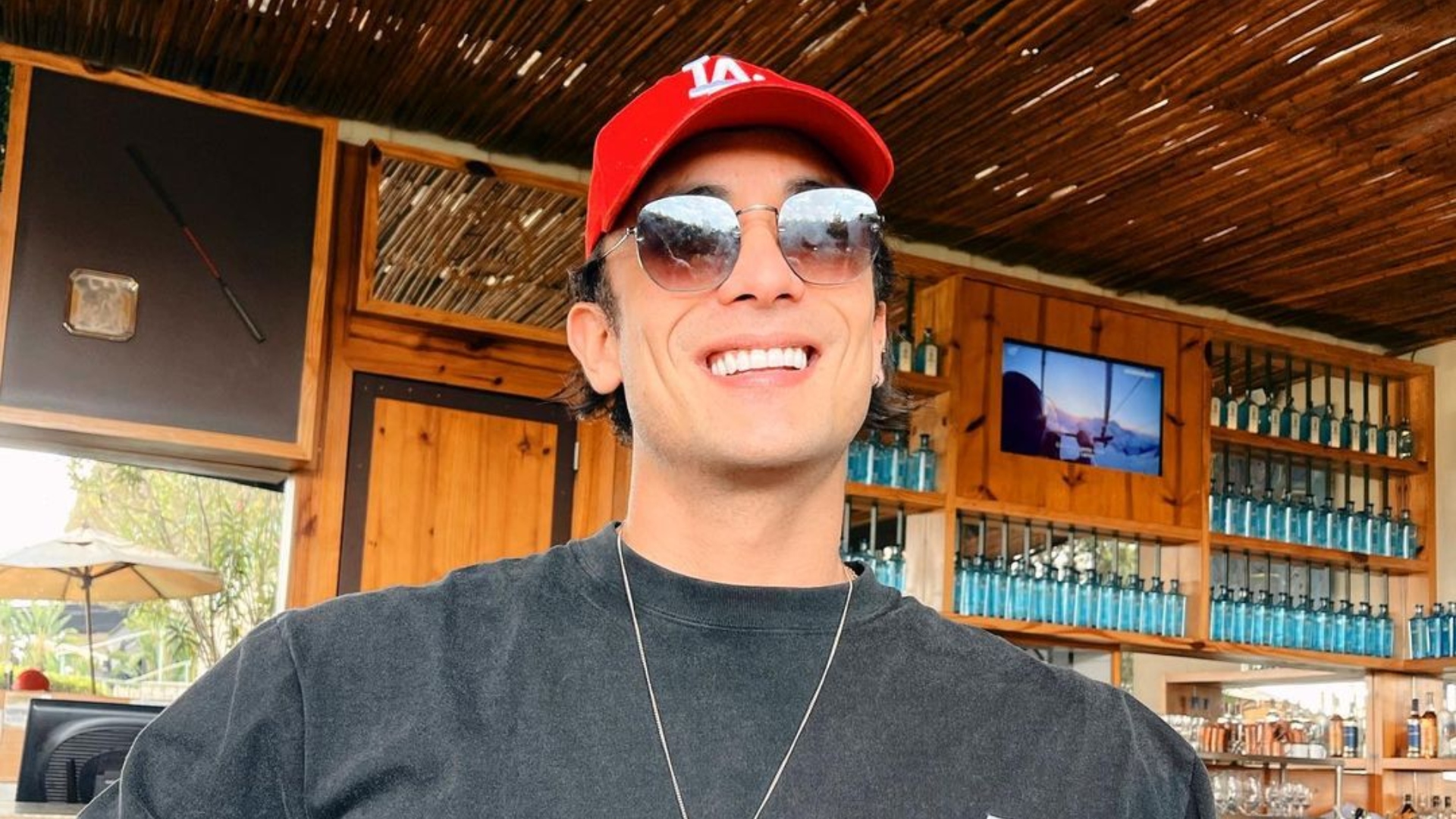 Daniel Caon posa com as “filhas” e encanta a web