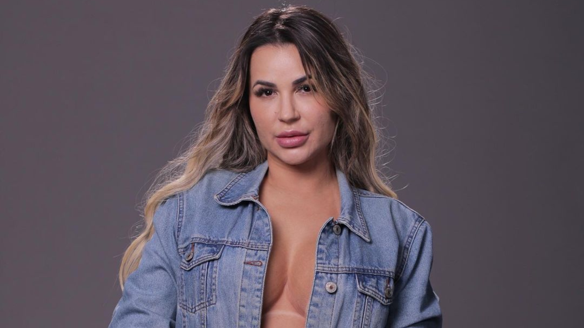 Deolane diz que sofreu preconceito em condomínio de luxo: ‘Mandaram voltar para favela”