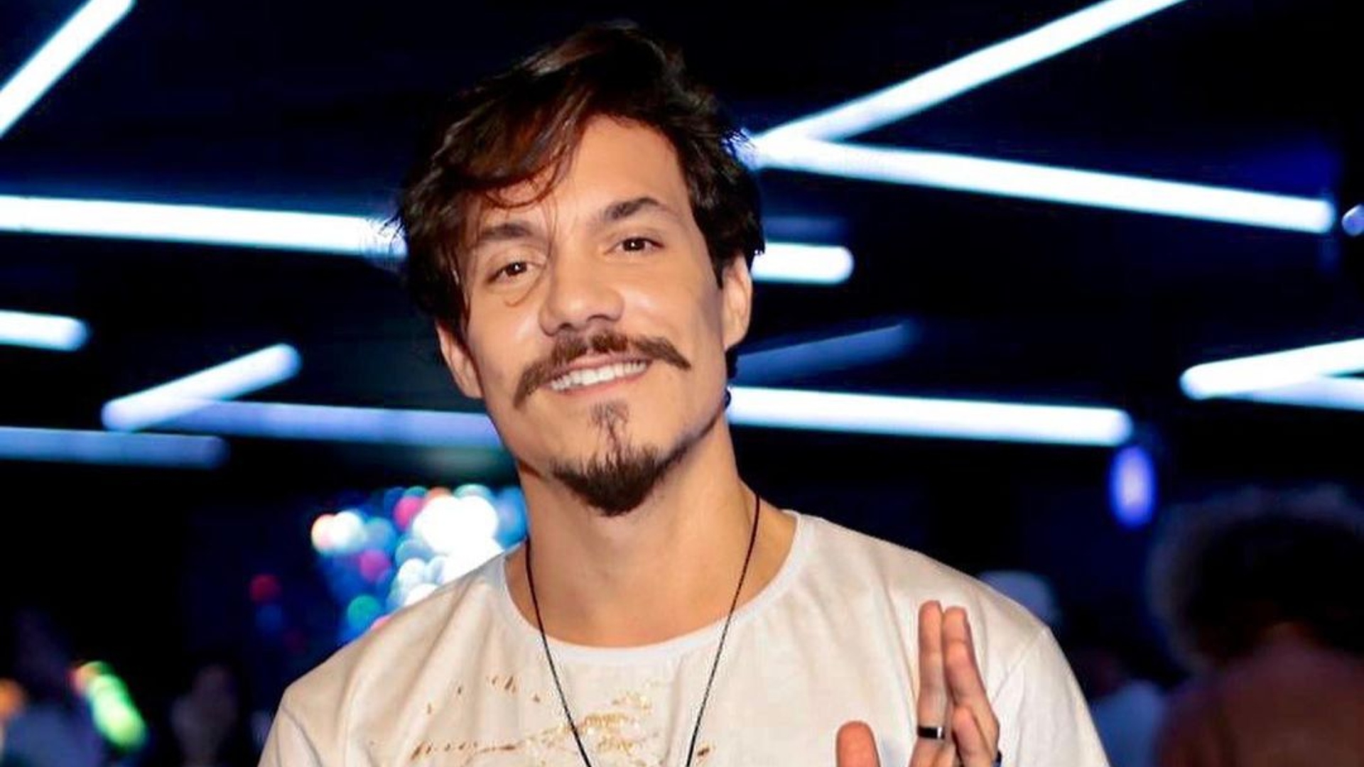 Ex-BBB22 Eliezer revela vida financeira complicada pós-programa