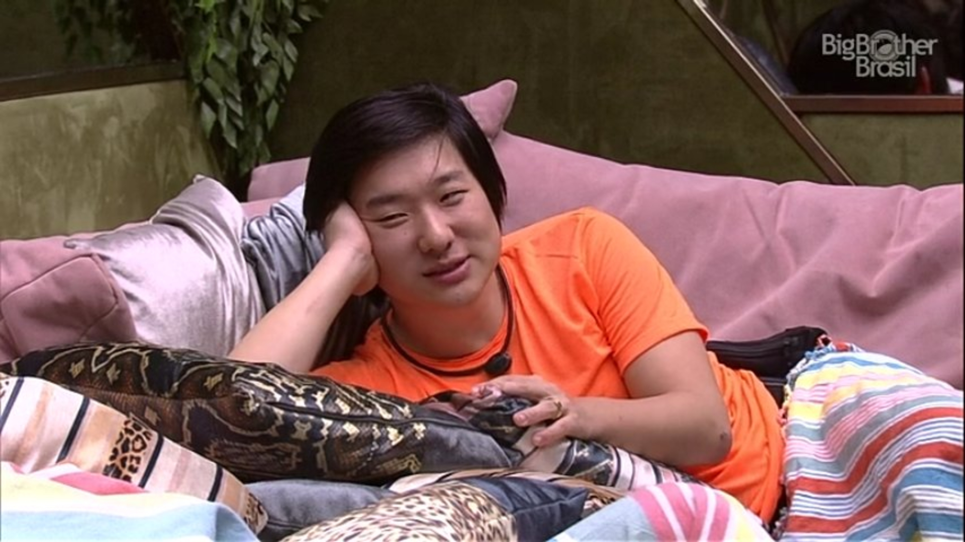 BBB 20: Pyong Lee obedece público do programa e troca cores do visual: “Saiu do luto”