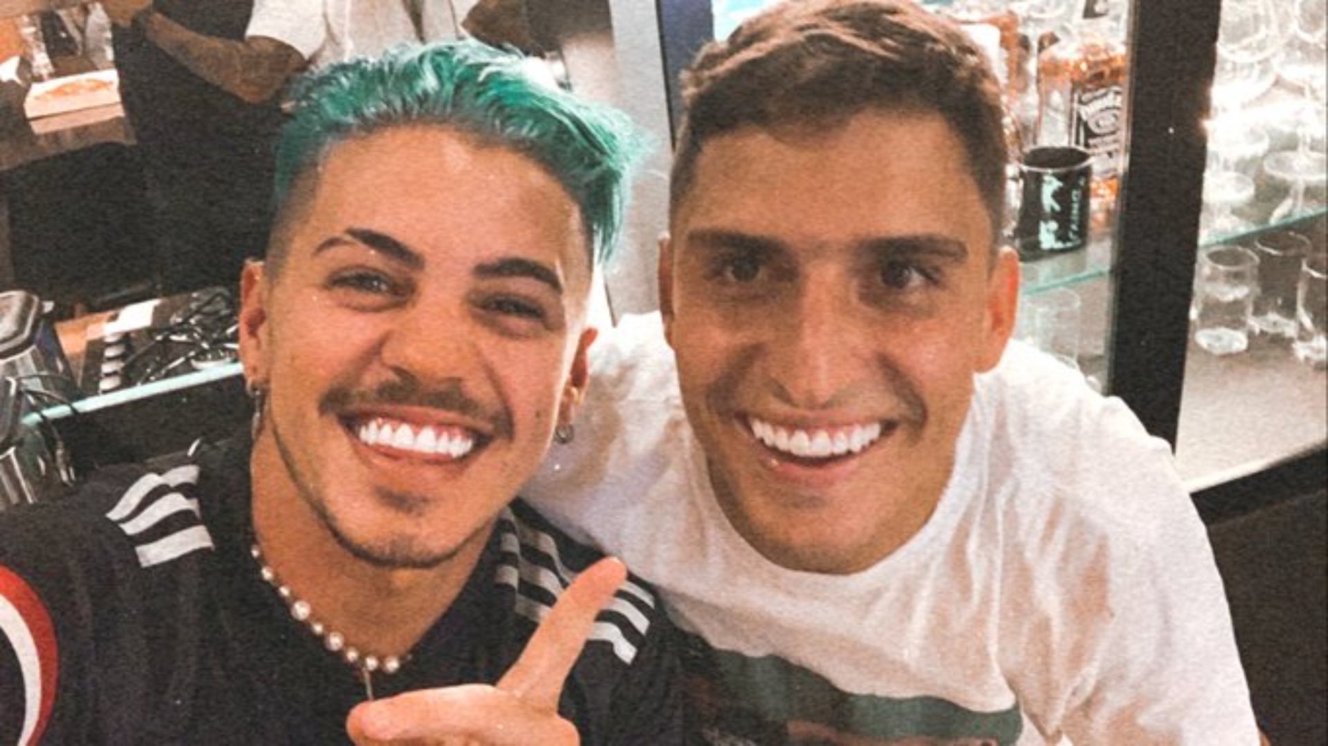 JOGA Y JOGA! Encontro de Felipe Prior e Biel divide opiniões na web: “Radiação”