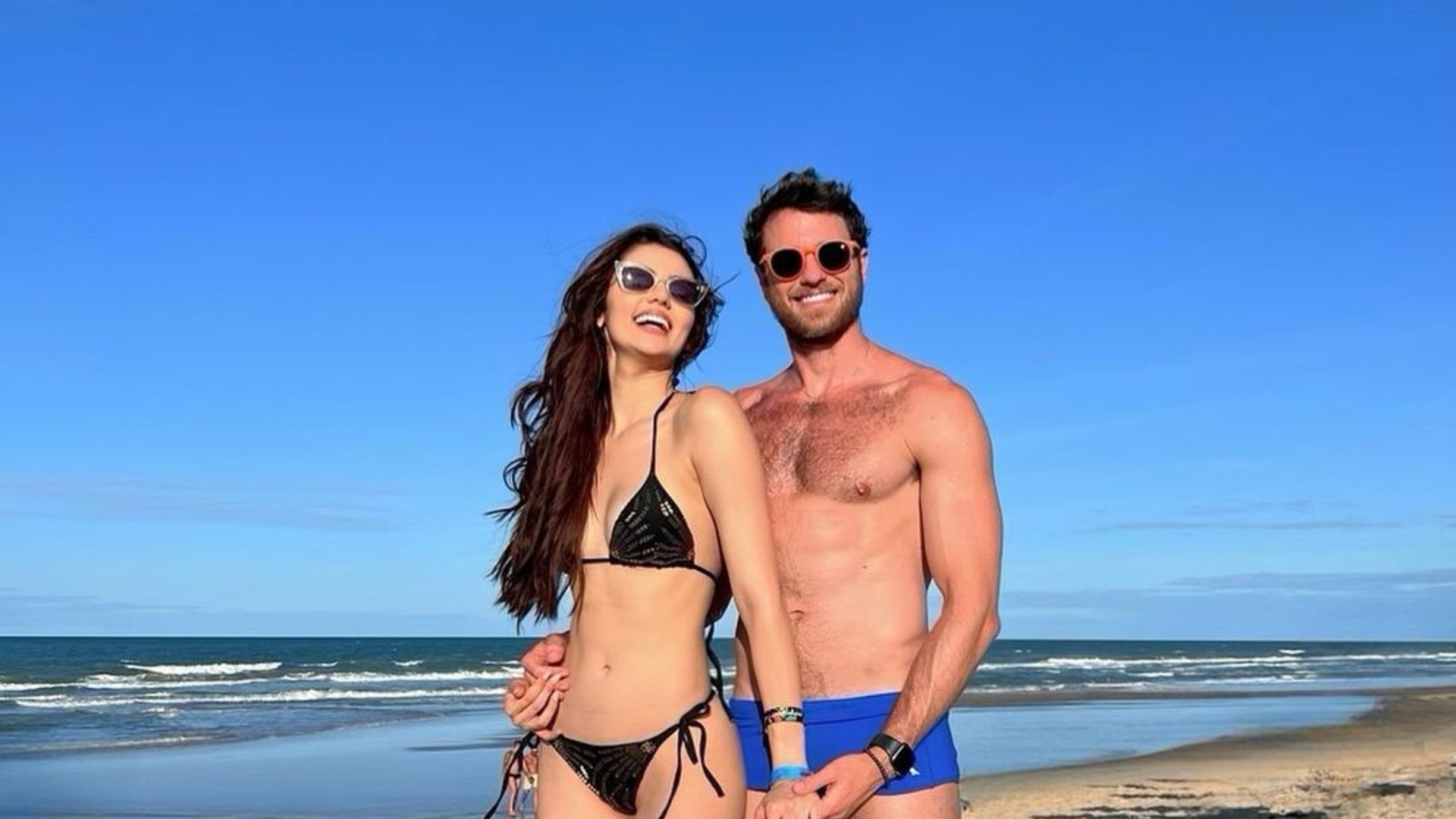 Eslovênia Marques e Lucas Bissoli comemoram data especial e se declaram: “Eu te amo”