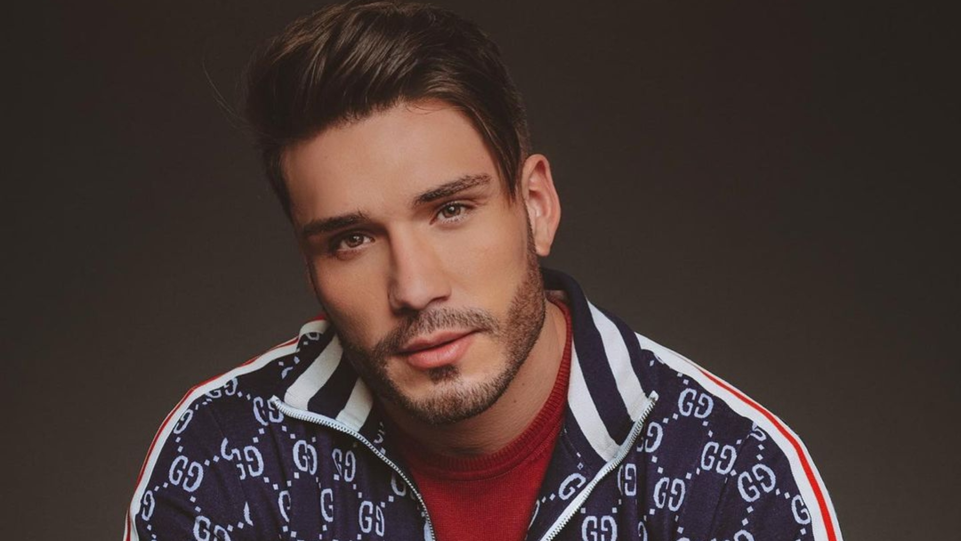 Lucas Viana mostra detalhes do seu banho e faz brincadeira