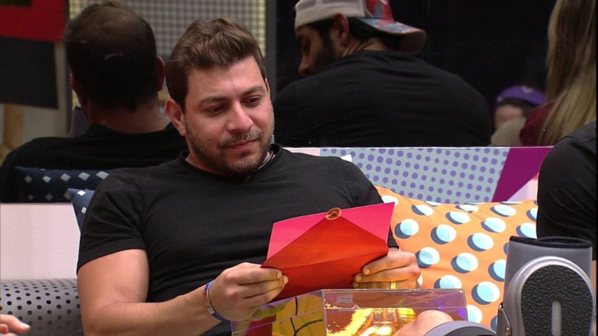 BBB21: JÁ PODE PEDIR MÚSICA! Caio é o anjo autoimune da semana e está livre do paredão