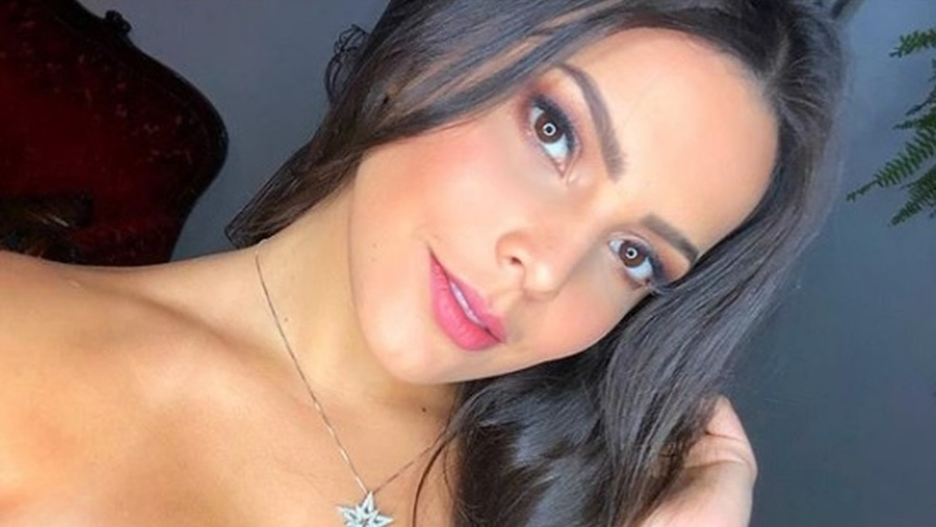 Vai passar o ano-novo na praia? Inspire-se no look de Emilly Araújo para começar 2020 em grande estilo