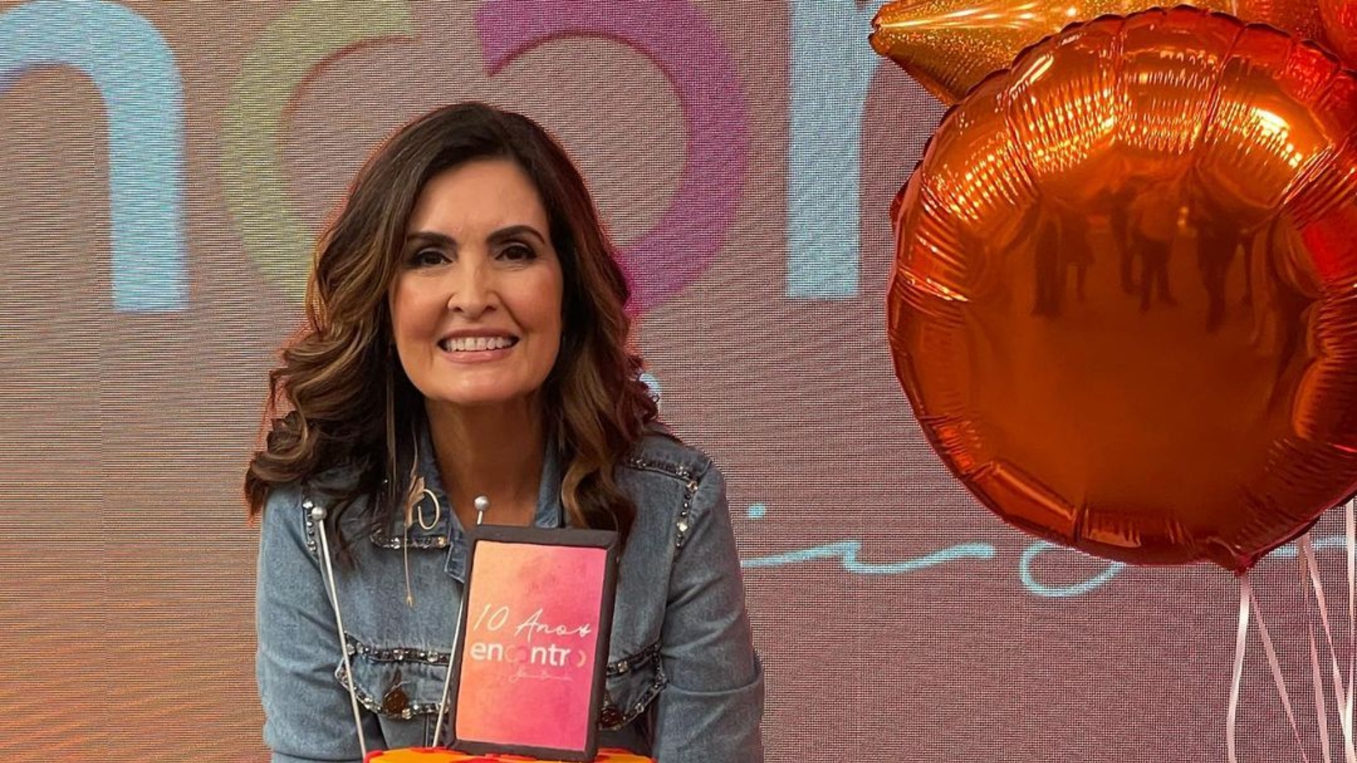 Fátima Bernardes chora em seu último dia no Encontro