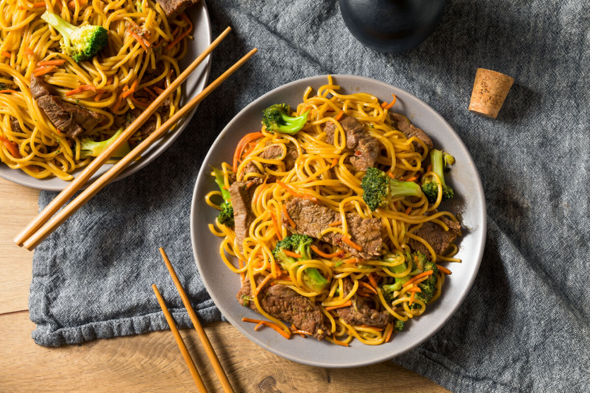 3 receitas de yakisoba fáceis de fazer