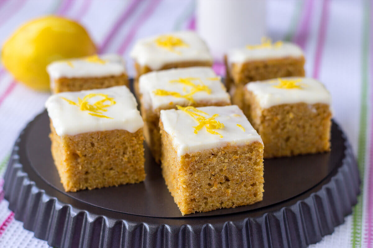 3 receitas práticas de bolo de cenoura com cobertura