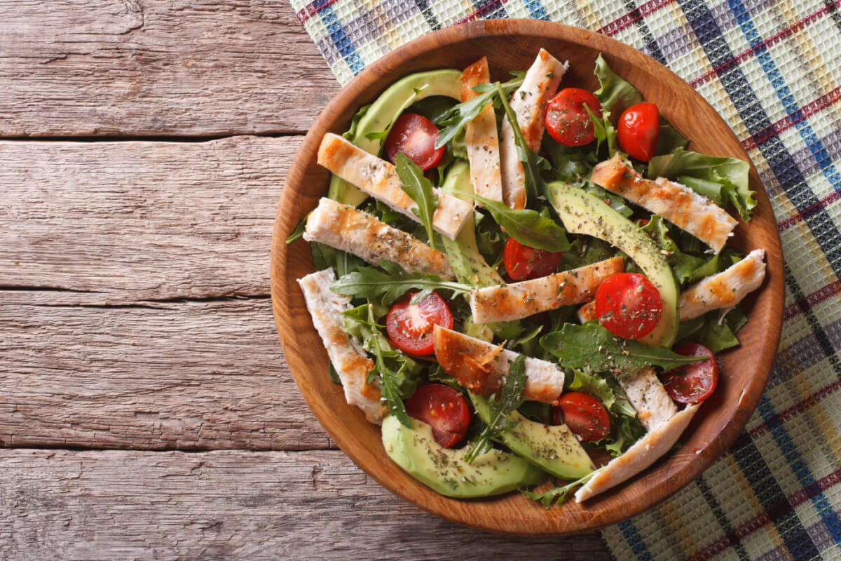 4 saladas termogênicas para ajudar a emagrecer