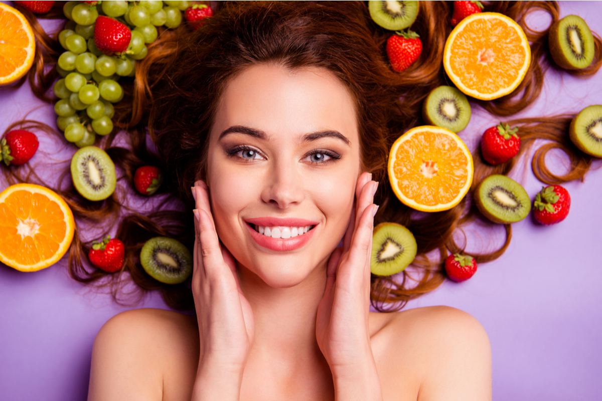 7 tipos de alimentos que melhoram a saúde e a beleza da pele