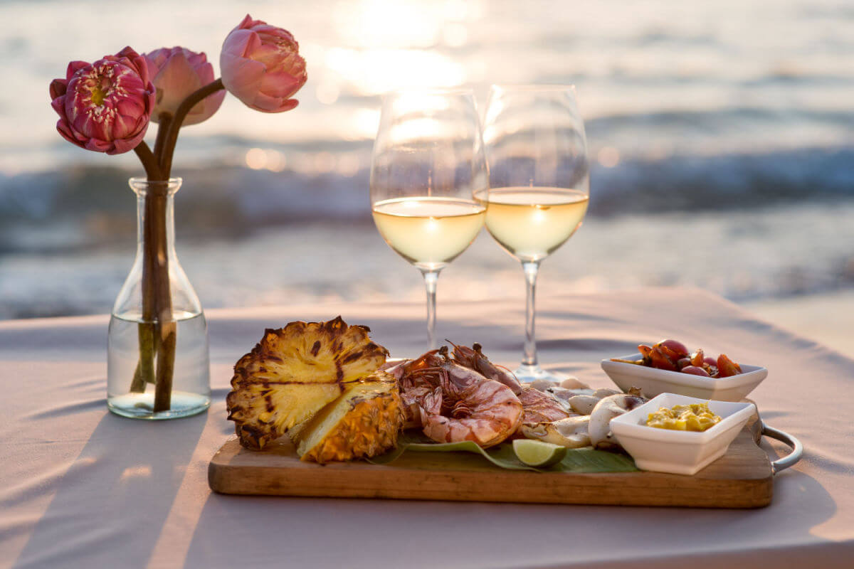 Veja os 3 vinhos mais indicados para o verão