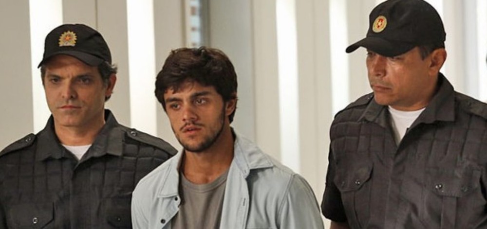 Totalmente Demais: Por inveja de Fabinho, Jonatas é preso e cai no choro