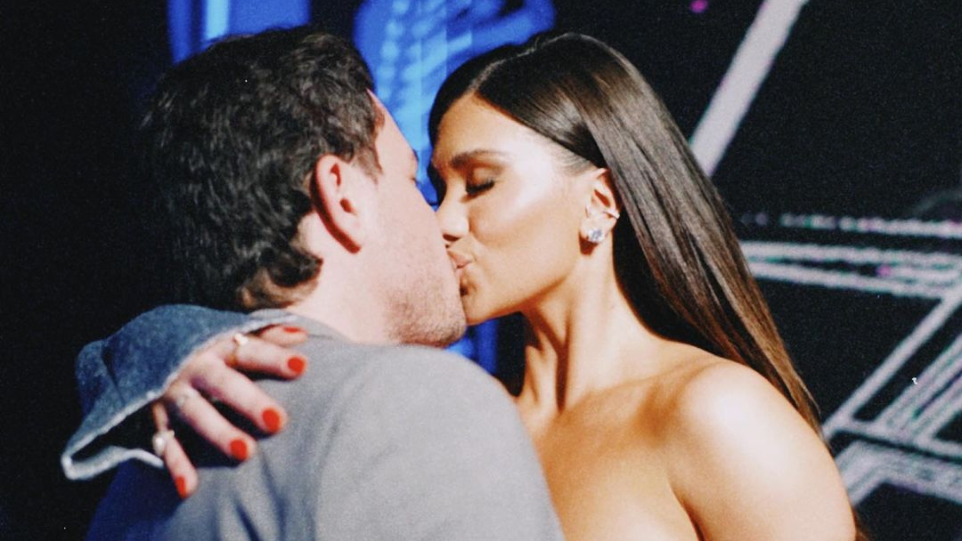 Flávia Pavanelli reata relacionamento com Junior Mendonza e ex-namorada comenta: “Óleo e água não se misturam!”