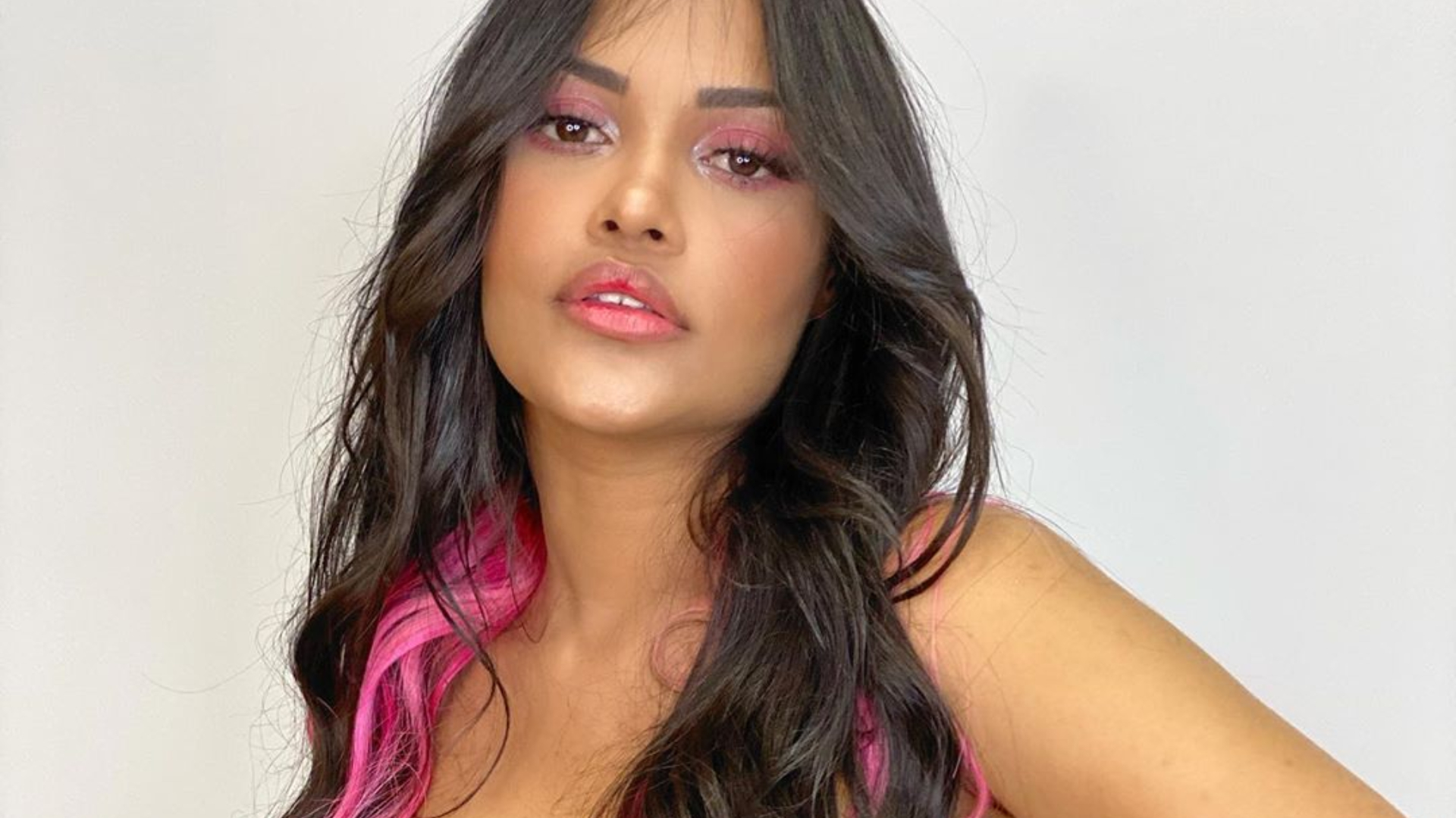Arretada! Flayslane dá fora em ex-participante do BBB20: “Agora eu estou difícil, viu bebê?!”