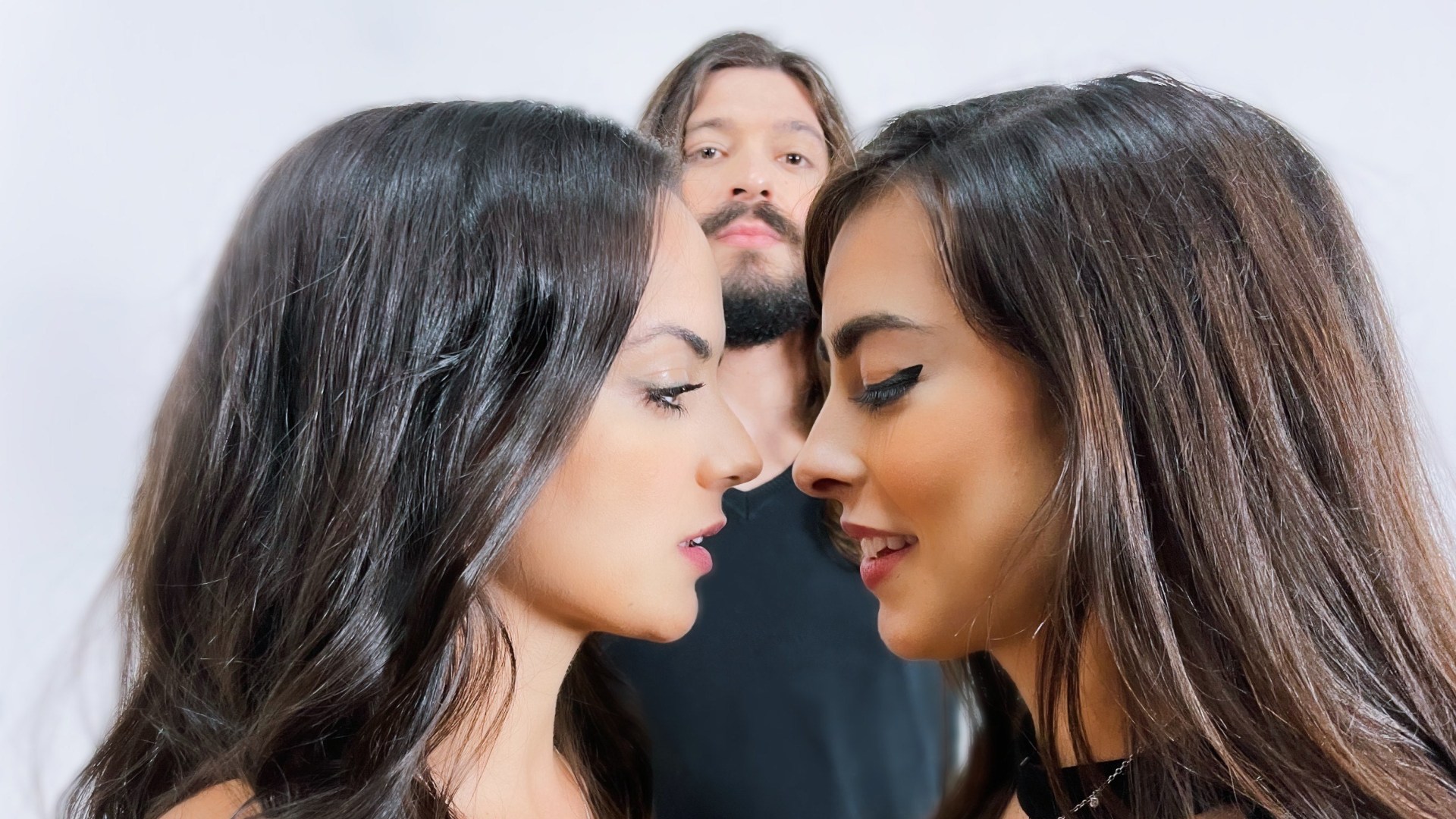 Eve Cosendey lança websérie LGBTQIA+ e alcança 3 milhões de visualizações