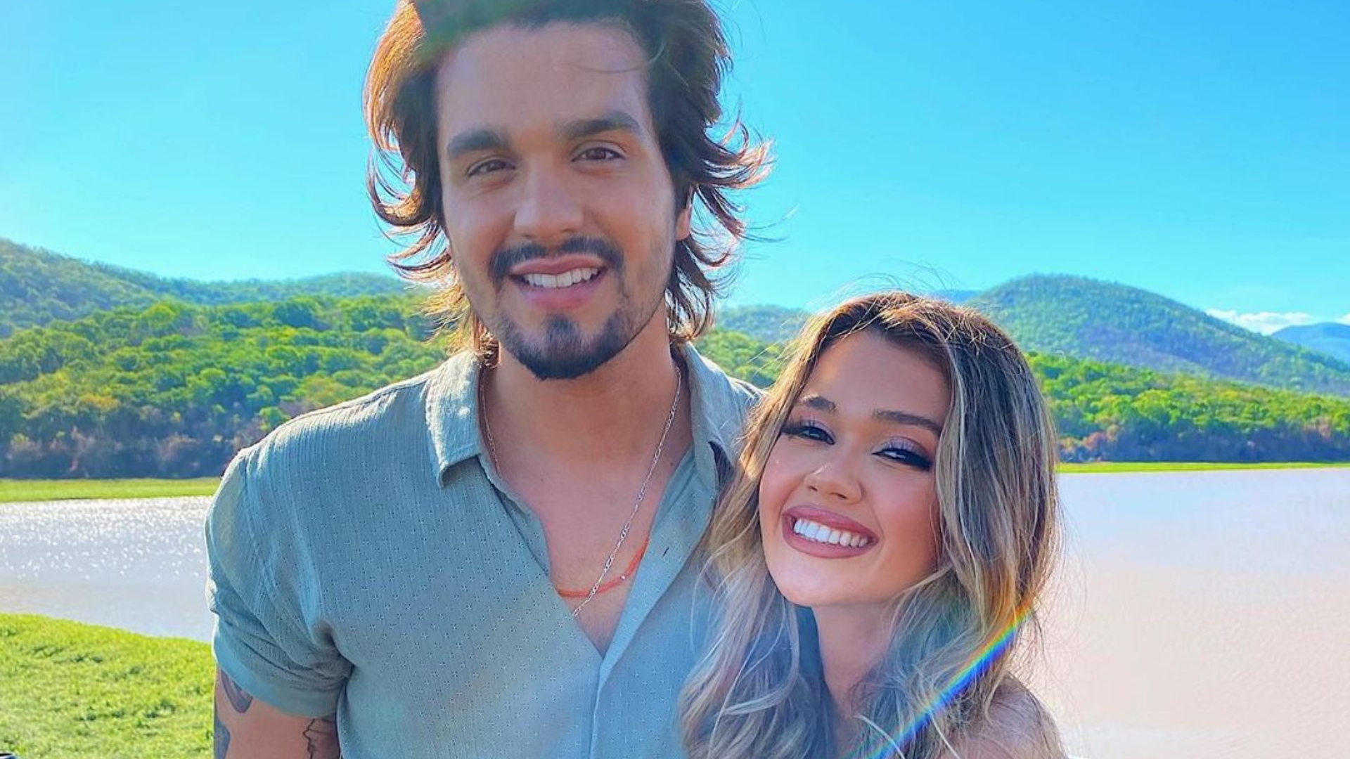 Luan Santana e Franciny Ehlke aparecem deitados e fãs apontam semelhança nas fronhas dos travesseiros