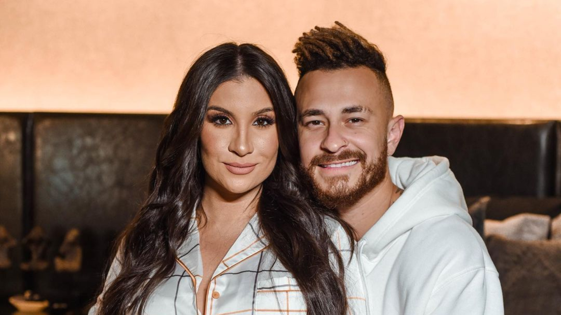 Fred mostra o rostinho de Cris, seu filho com Bianca Andrade