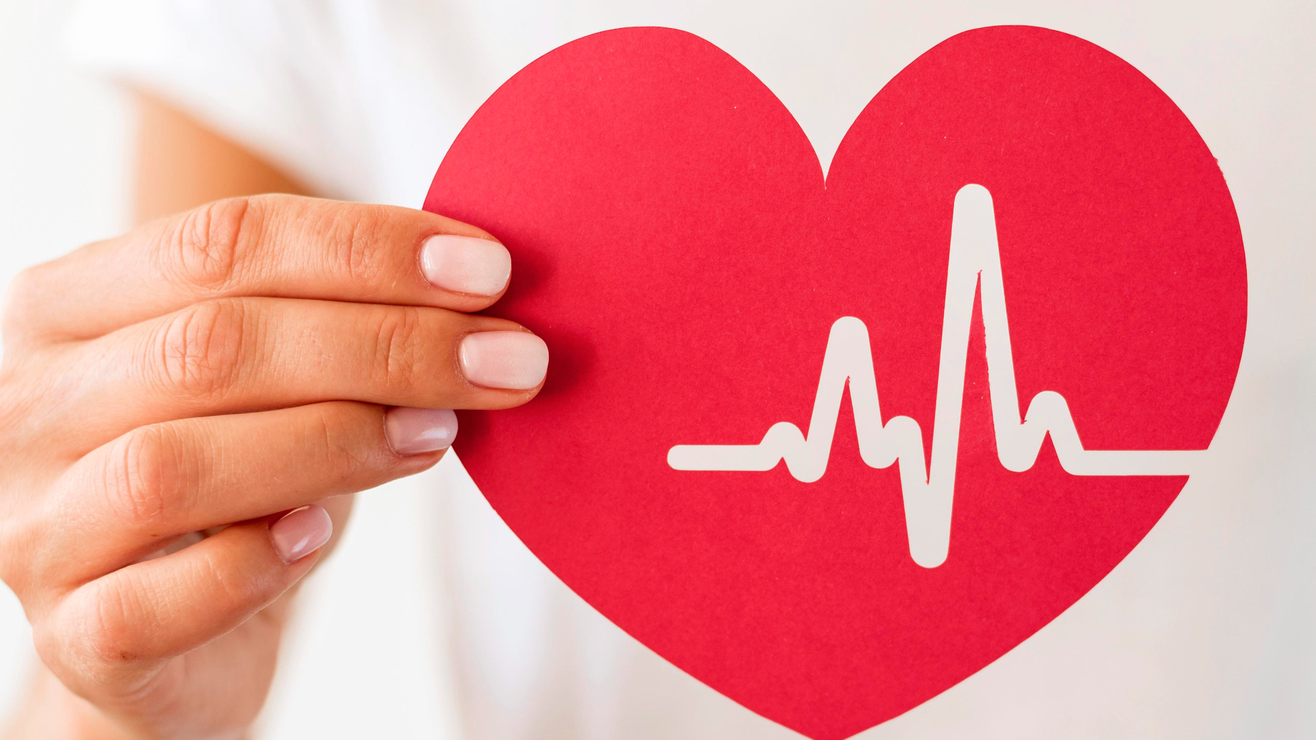 Emoções de fim de ano podem afetar o coração! Cardiologista diz como e ensina maneiras de evitar que o órgão se sobrecarregue nessa época