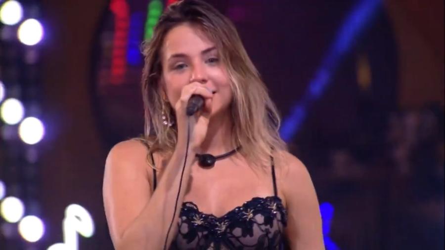BBB20: Gabi surpreende e manda indireta durante dedicatória: “Me iludiu, mas gostava de outra”