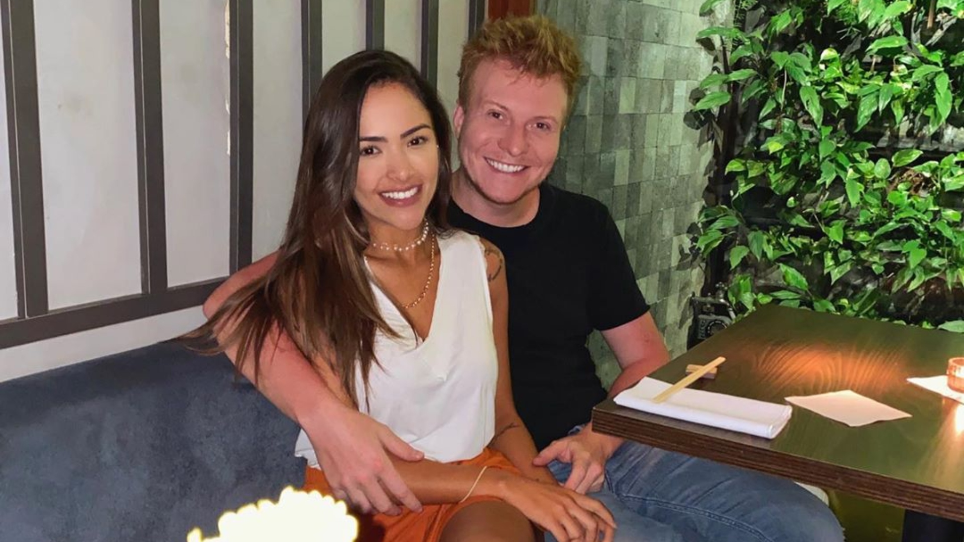 Elegante! Gabi Luthai, esposa de Teo Teló, exibe detalhes do seu vestido de noiva e encanta