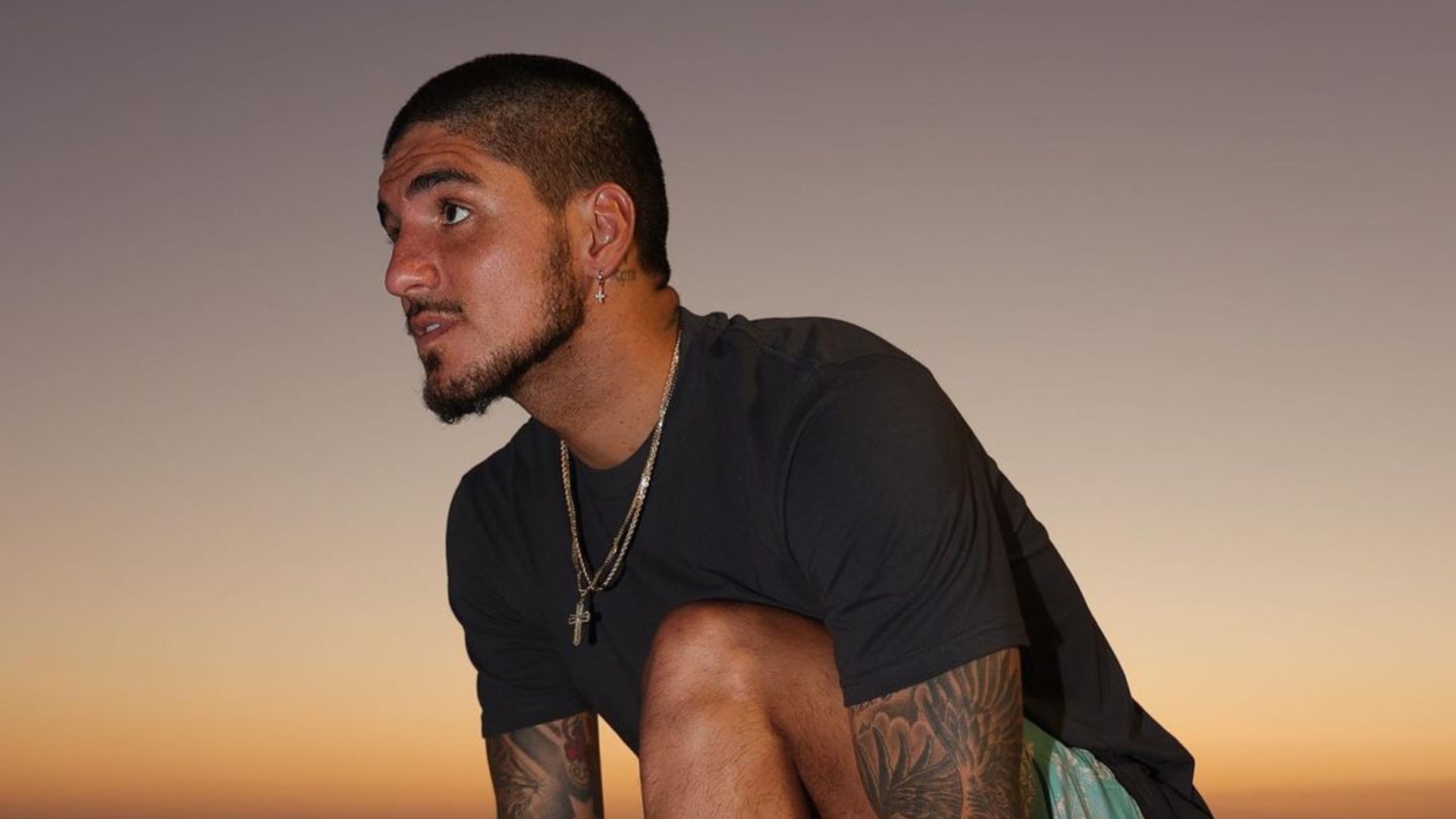 Gabriel Medina se pronuncia após boatos de affair com influenciadora digital