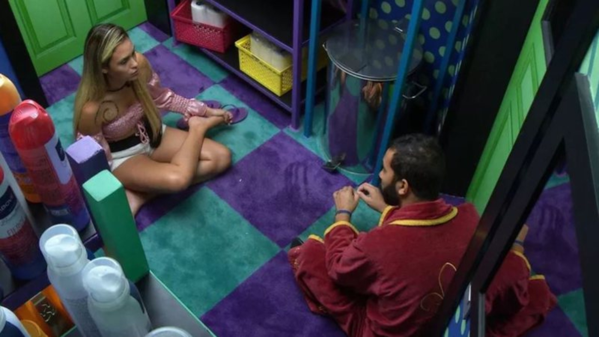 BBB21: Gilberto e Sarah voltam a detonar Juliette: “Acha que o mundo gira em torno dela”