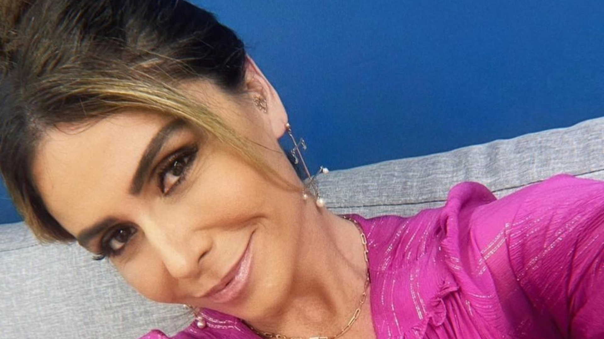Giovanna Antonelli exibe curvas definidas com biquíni de quase R$ 5 mil