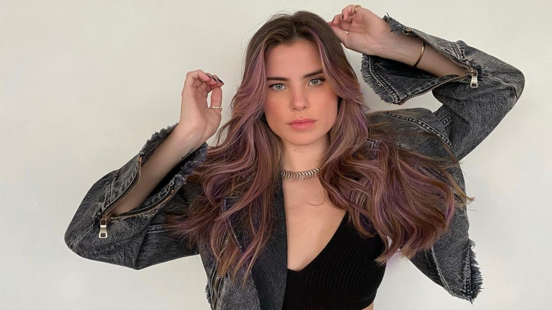 Giulia Be curte comentário sobre estar solteira em meio às especulações de romance com Luan Santana