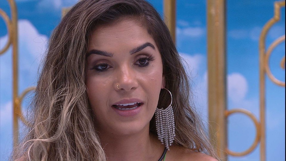 BBB20: Ao criticar fala violenta de Babu, Gizelly diz: “Meu pai só não bateu na minha mãe quando morreu”