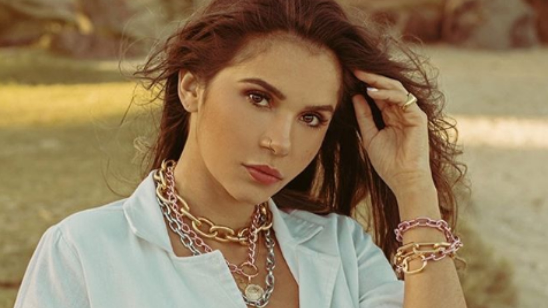 Ex-BBB Gizelly Bicalho revela problema pós-cirúrgico e pede apoio dos fãs: “Rezem por mim”