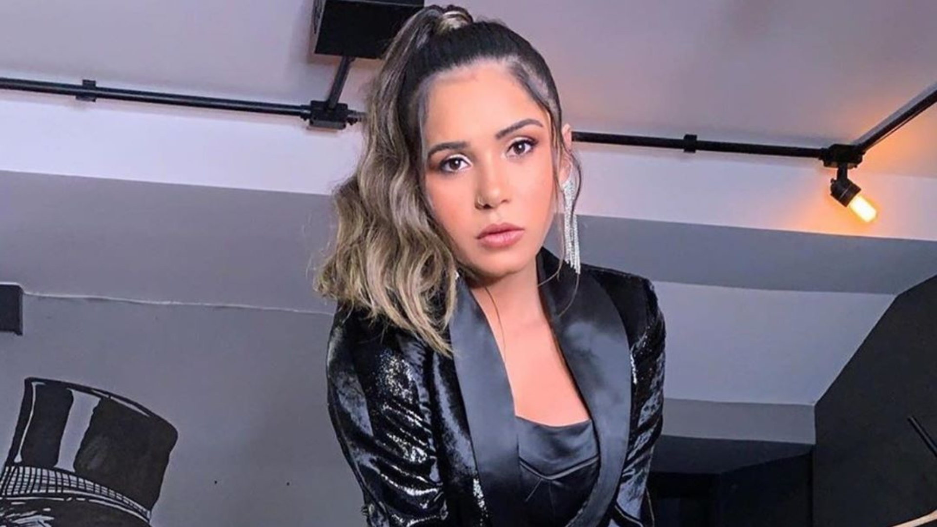 Gizelly Bicalho passa por sequência de procedimentos estéticos e afirma: “Tudo do jeito que eu gosto”