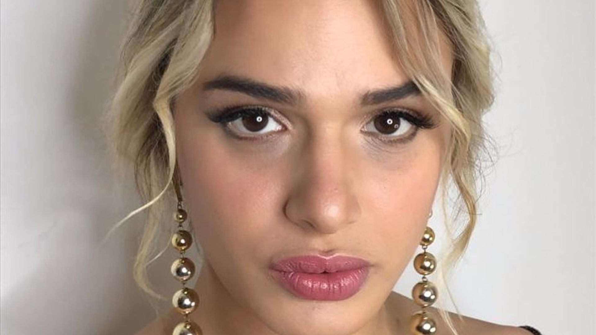 Depois de supostas agressões do marido, Glamour Garcia usa romance de personagem em A Dona do Pedaço para falar de amor
