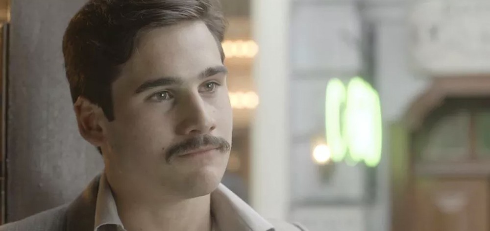Éramos Seis: Alfredo despreza amante rica e ela rasteja aos seus pés