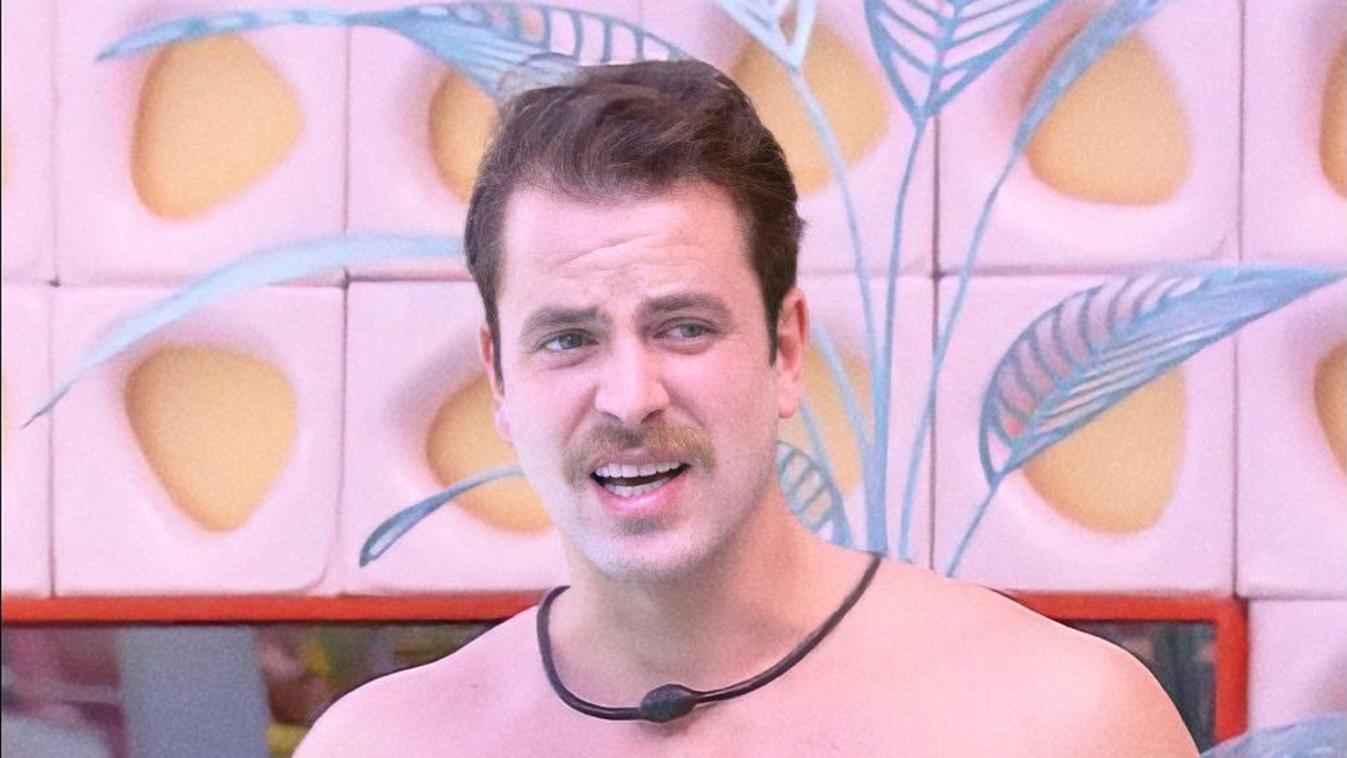 BBB22: Gustavo aponta traição de Laís e dispara: “Não consigo olhar para ela”