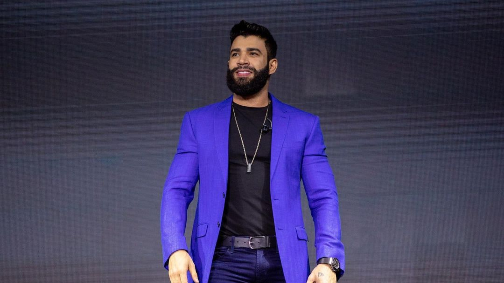 Em meio à polêmica, Gusttavo Lima recebe carinho dos filhos
