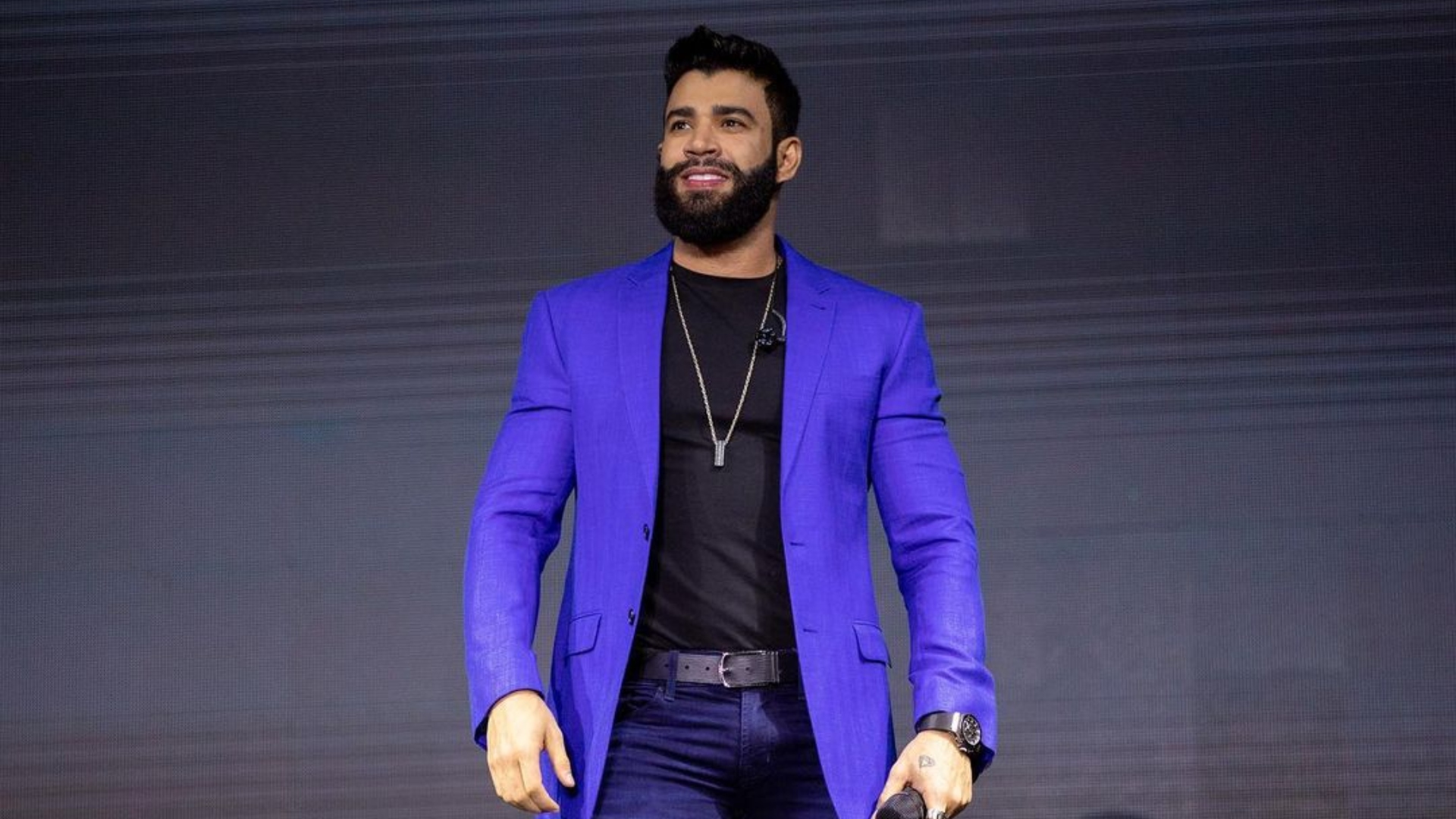 Gusttavo Lima chora ao falar sobre polêmicas dos shows: “Como se eu fosse criminoso”