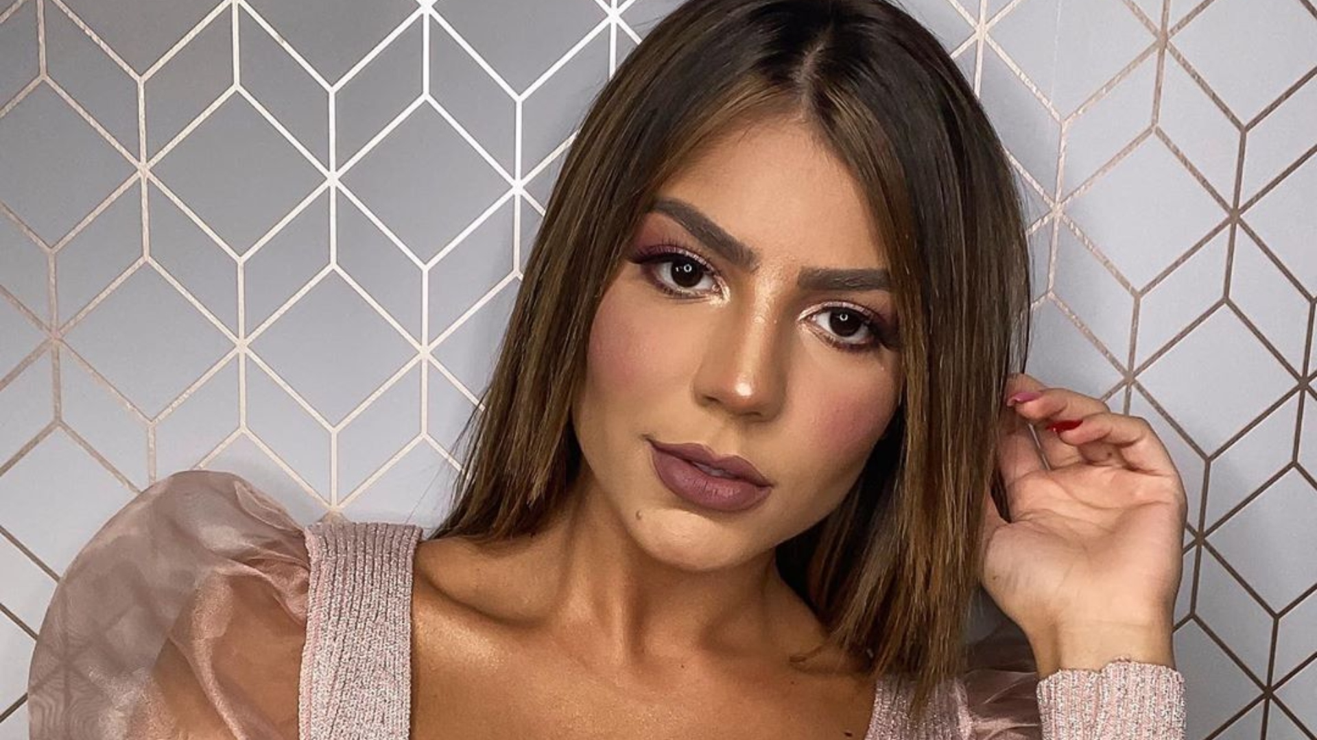 Conforto em primeiro lugar! Hariany Almeida cria modelito estiloso com moletom