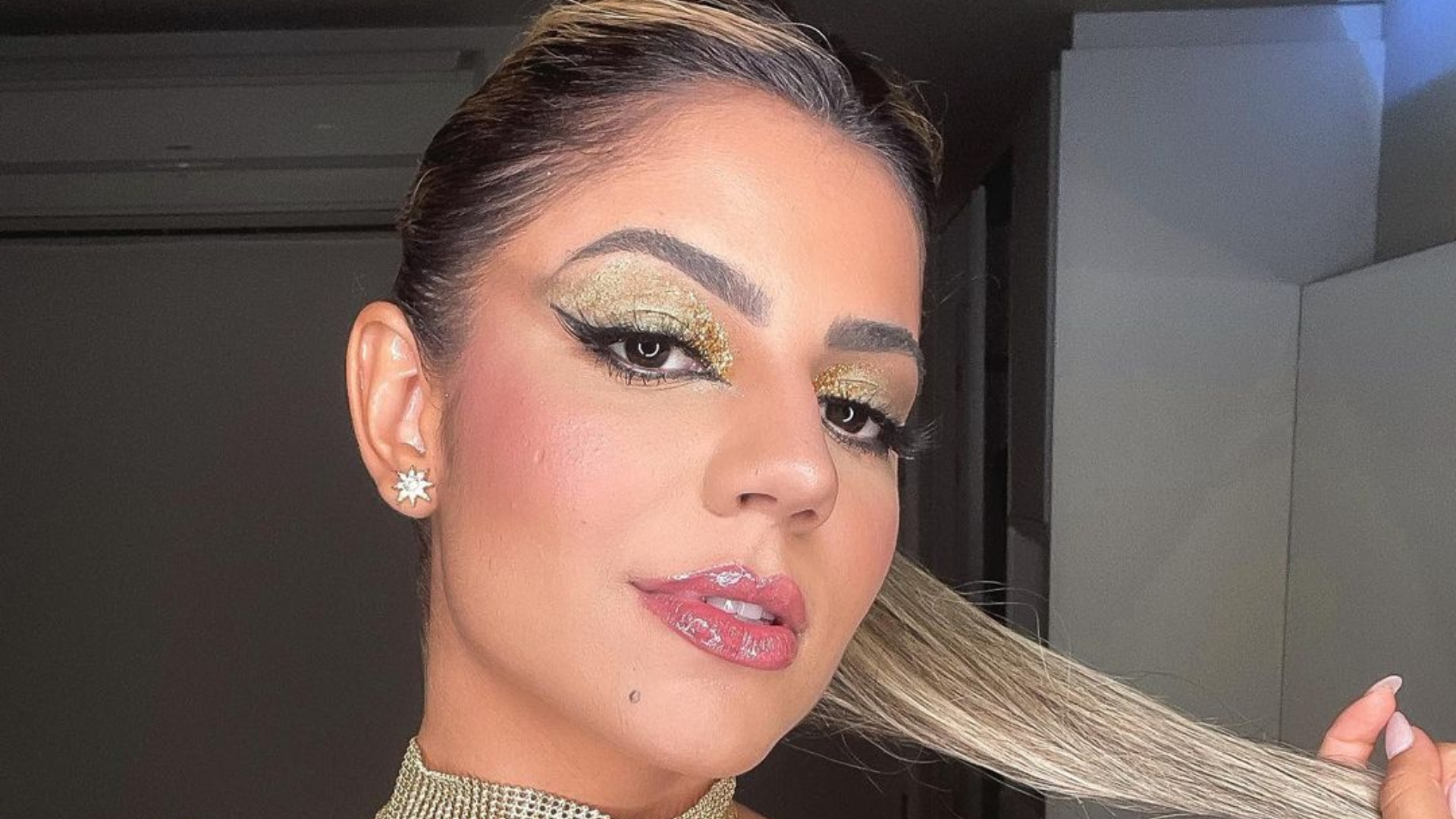 Hariany Almeida usa look exclusivo em evento; Veja