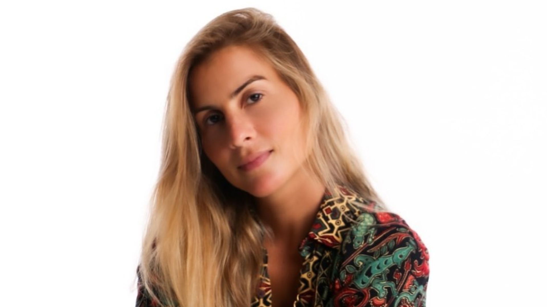 Cantora e DJ, Cady fala sobre como lida com as críticas: “Não temos que agradar ninguém”
