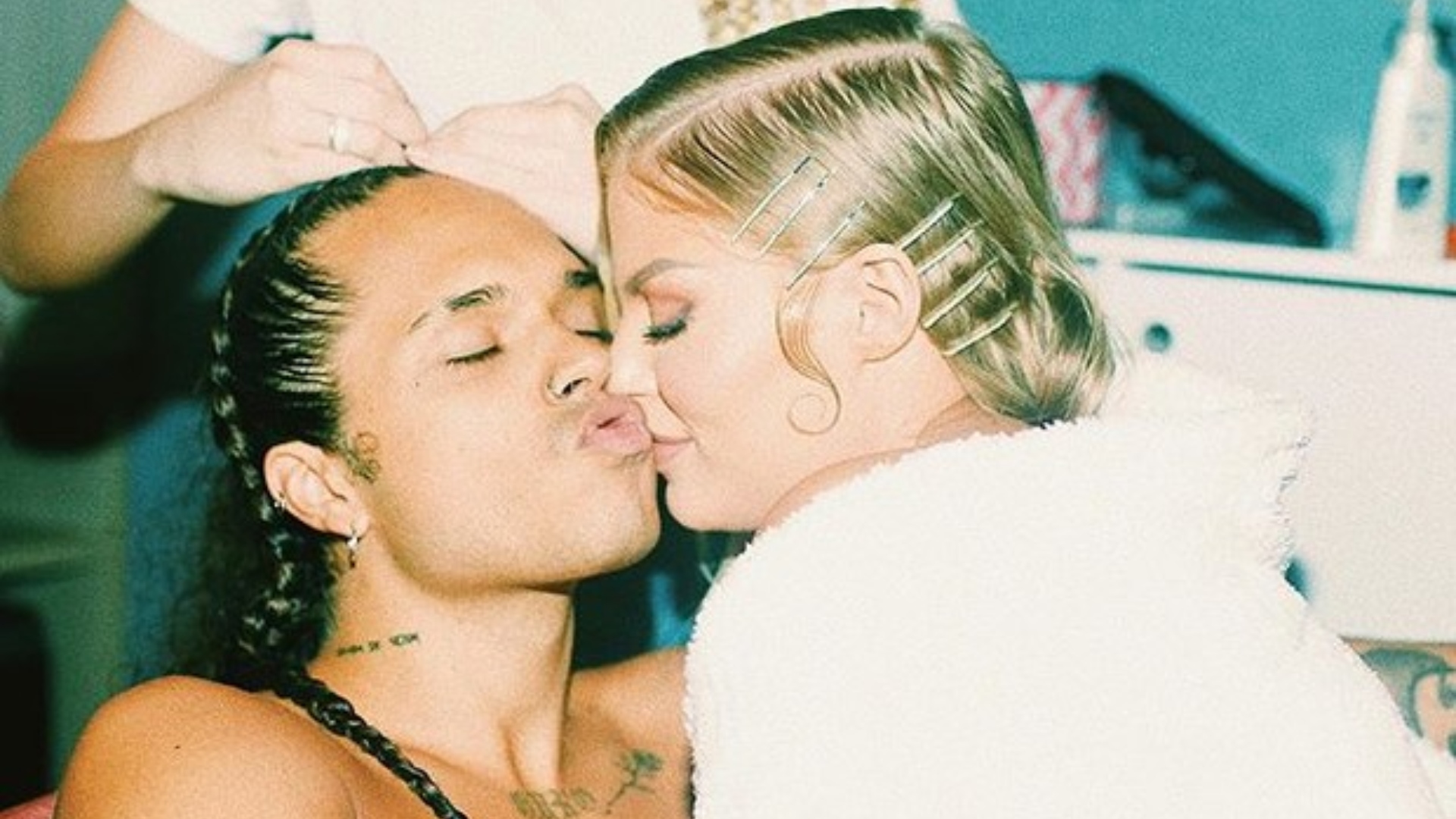 AMOR NA PELE! Vitão faz tatuagem em homenagem ao namoro com Luísa Sonza e cantora se pronuncia