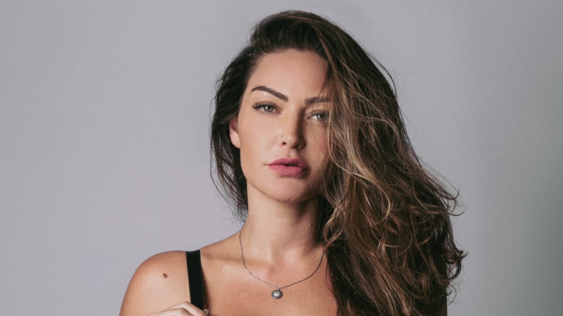 “Ganhei dinheiro e um novo amor”, declara Laura Keller sobre 2021