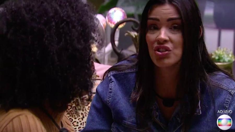 BBB20: Após jogo da discórdia, Ivy se desculpa com Thelma e declara: “Admiro você”