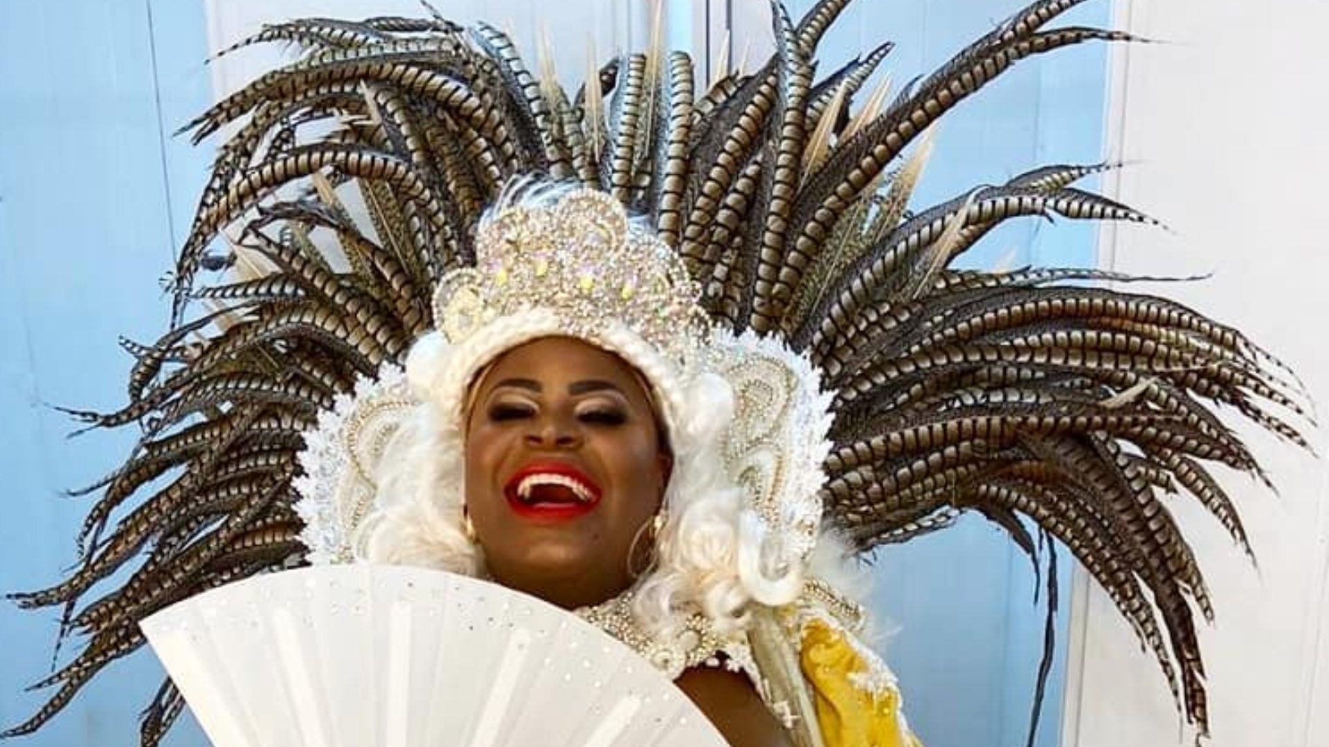 Ousada! Jojo Todynho deixa seios completamente à mostra durante carnaval na Sapucaí