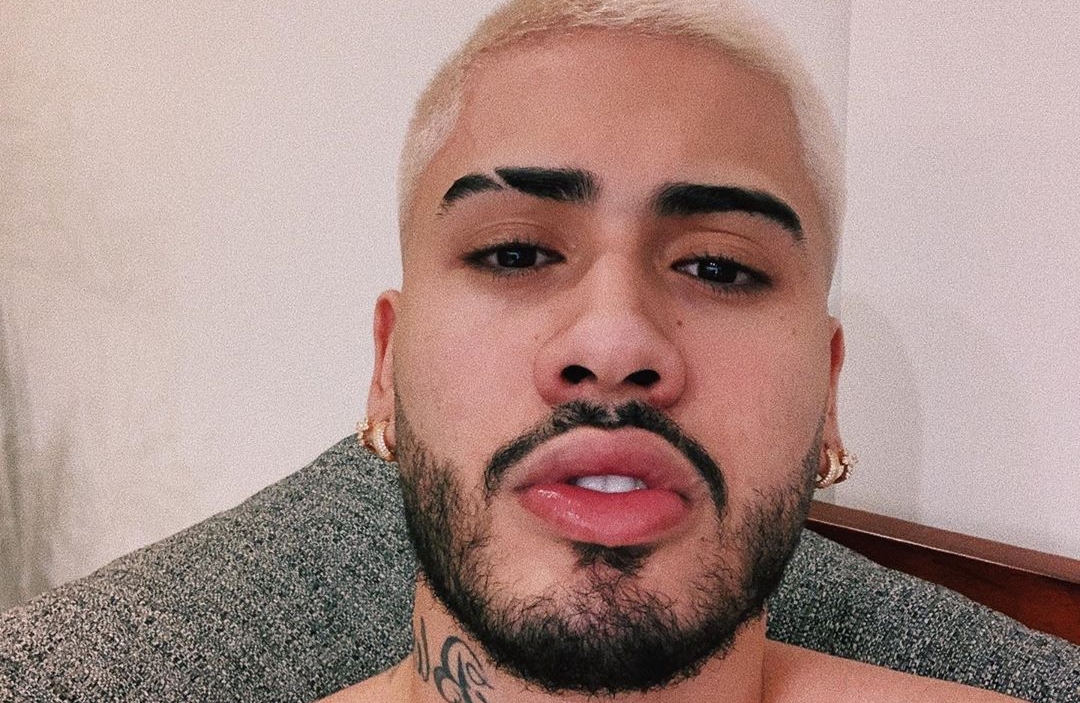 Assumiu! Kevinho deixa o time dos solteiros e se declara para modelo