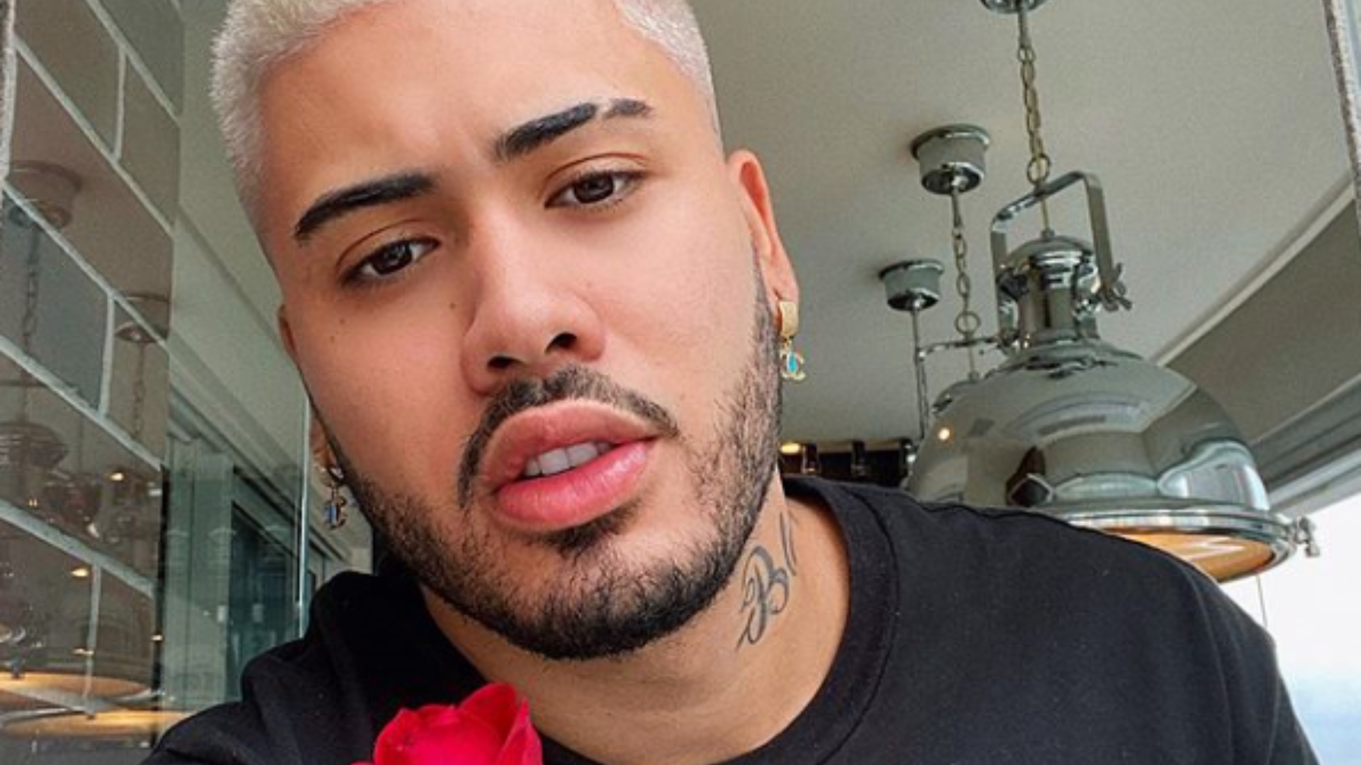 Mais um! Kevinho passa por cirurgia no nariz e seguidores questionam: “Rinoplastia está em promoção?”
