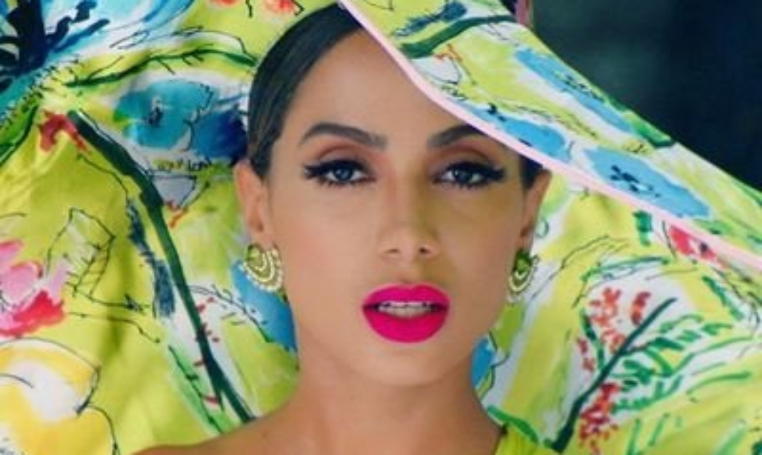 Calma lá! Anitta desmente faturamento de R$ 25 milhões com marca de bebidas alcoólicas