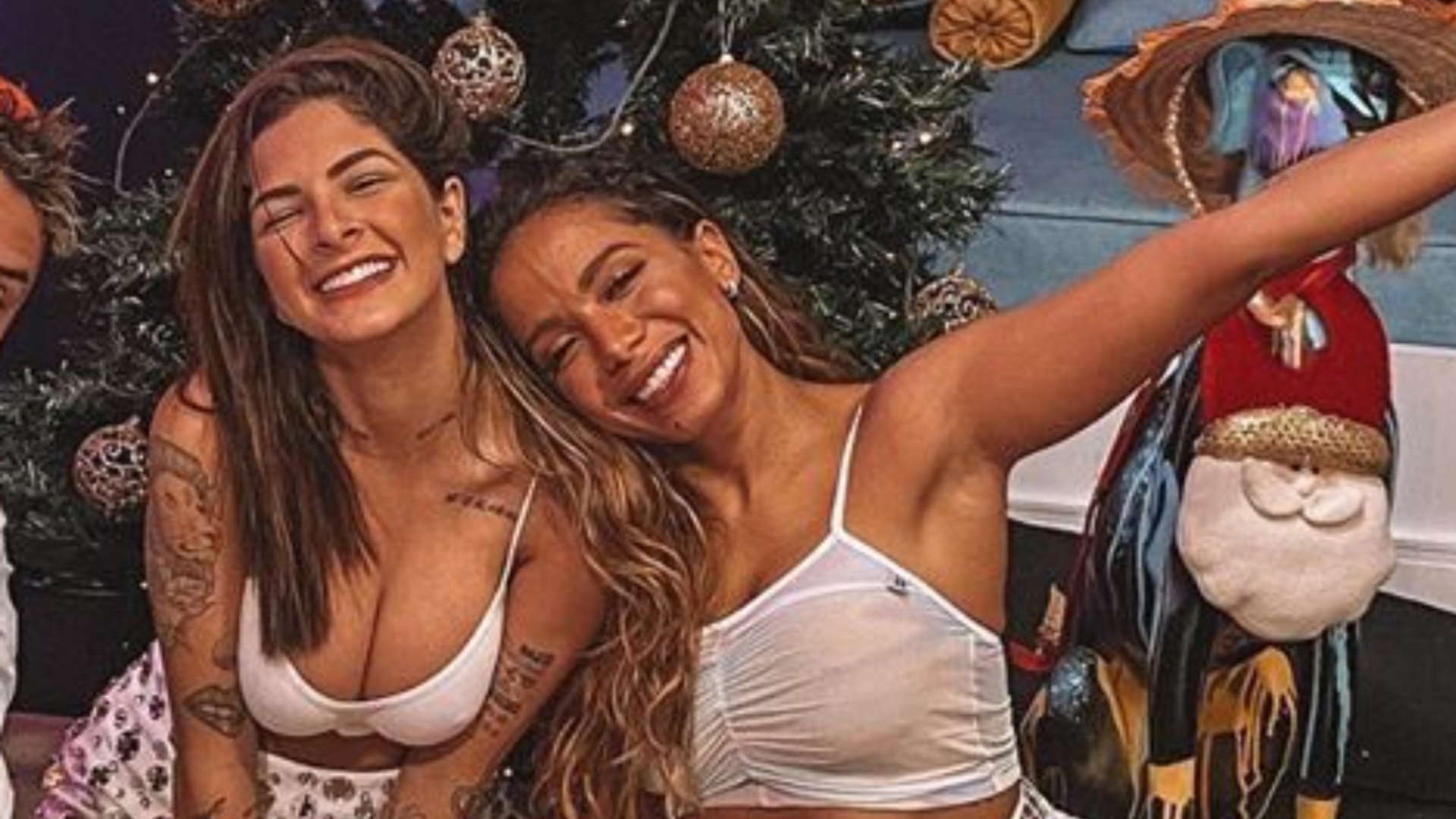 MUSAS! Anitta e Laryssa Bottino capricham na transparência e abusam no carão para clique poderoso
