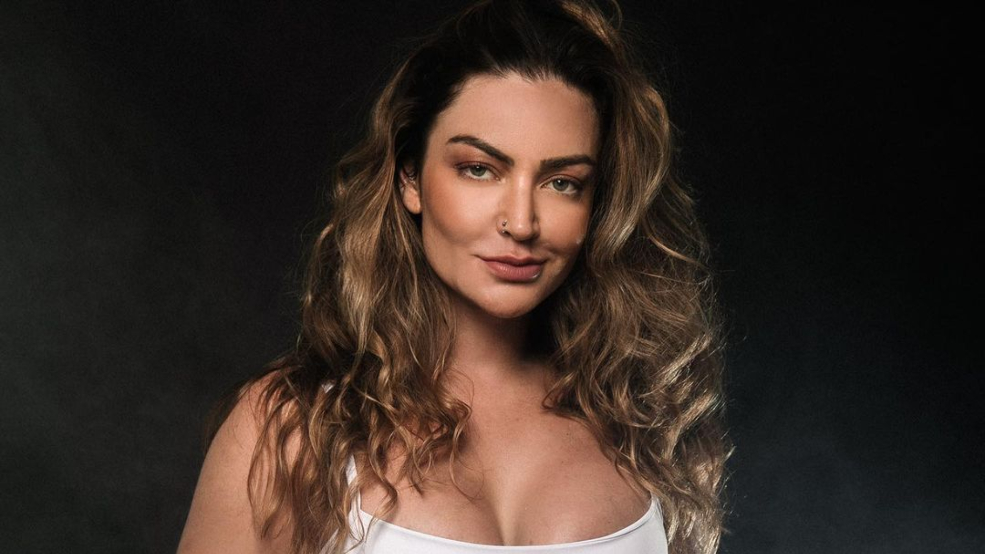 Laura Keller impressiona com ‘Antes x Depois’ de seu corpo