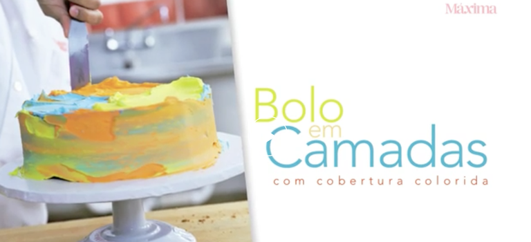 Passo a passo: delicioso bolo em camadas com cobertura colorida