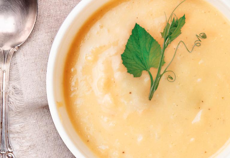 Sopa de milho verde e broto de abóbora